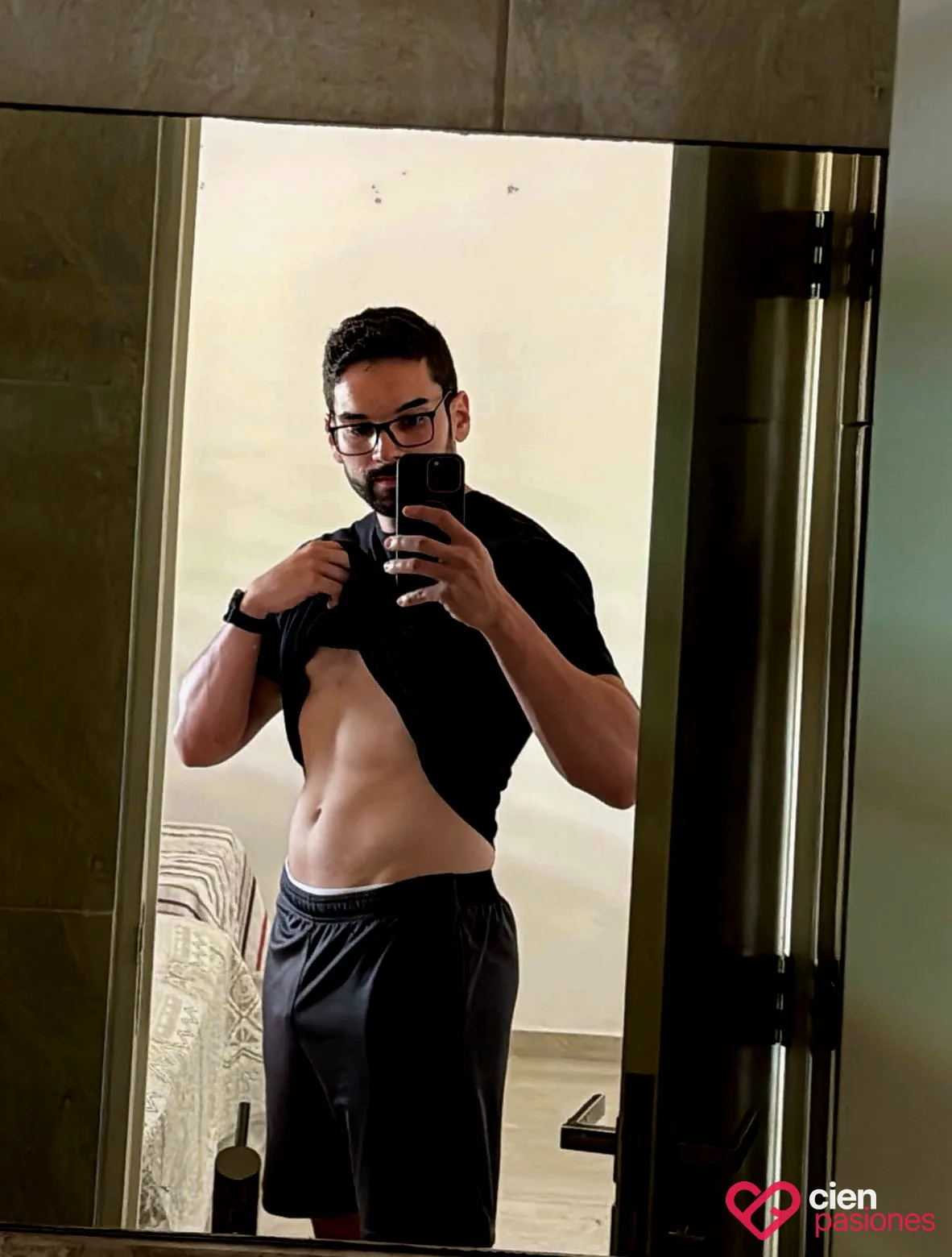 Ofrezco un buen masaje erótico y sexo sin tabúes y sin compl — foto 2